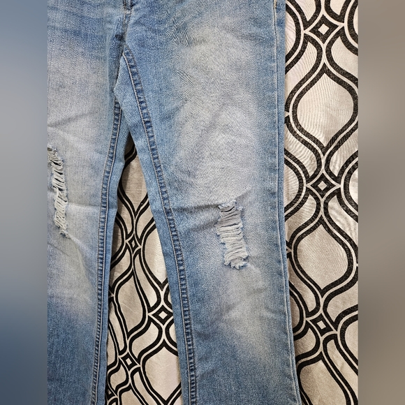Union Bay Distressed Jeans - Picture 7 of 16